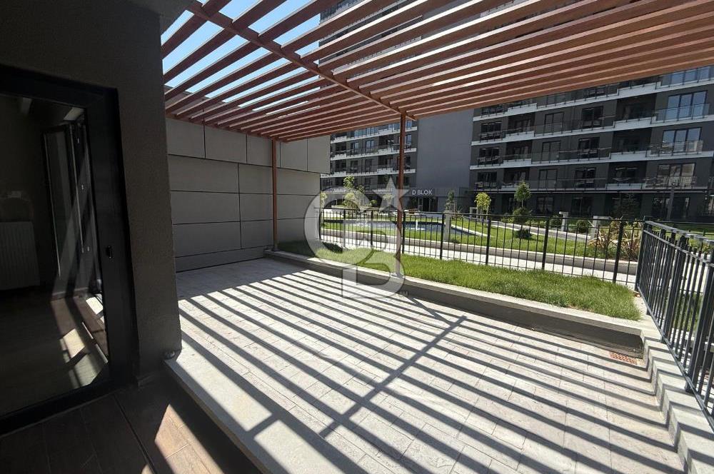 RELAX CADDE'DE GENİŞ BAHÇE KULLANIMLI LÜKS 1+1 KİRALIK DAİRE