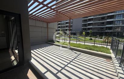RELAX CADDE'DE GENİŞ BAHÇE KULLANIMLI LÜKS 1+1 KİRALIK DAİRE