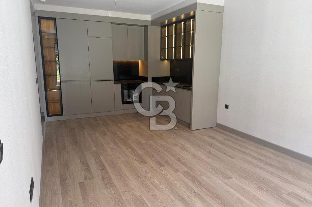 RELAX CADDE'DE GENİŞ BAHÇE KULLANIMLI LÜKS 1+1 KİRALIK DAİRE