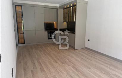 RELAX CADDE'DE GENİŞ BAHÇE KULLANIMLI LÜKS 1+1 KİRALIK DAİRE