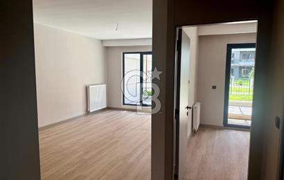 RELAX CADDE'DE GENİŞ BAHÇE KULLANIMLI LÜKS 1+1 KİRALIK DAİRE