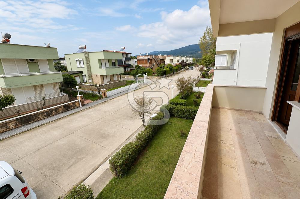 GÜRE'DE DENİZE 50 METRE SATILIK VİLLA