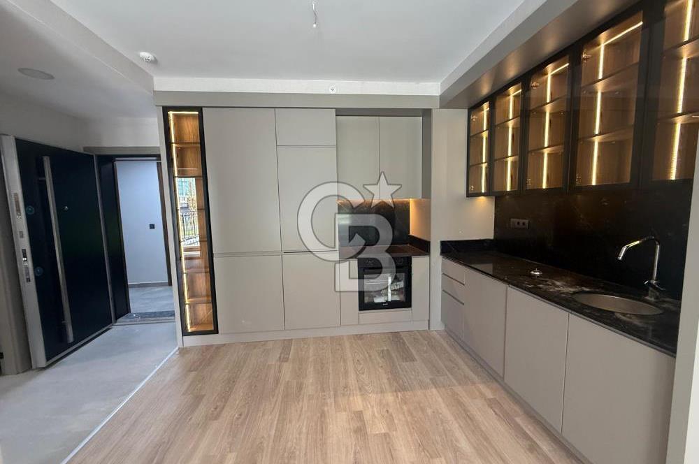 RELAX CADDE'DE GENİŞ BAHÇE KULLANIMLI LÜKS 1+1 KİRALIK DAİRE