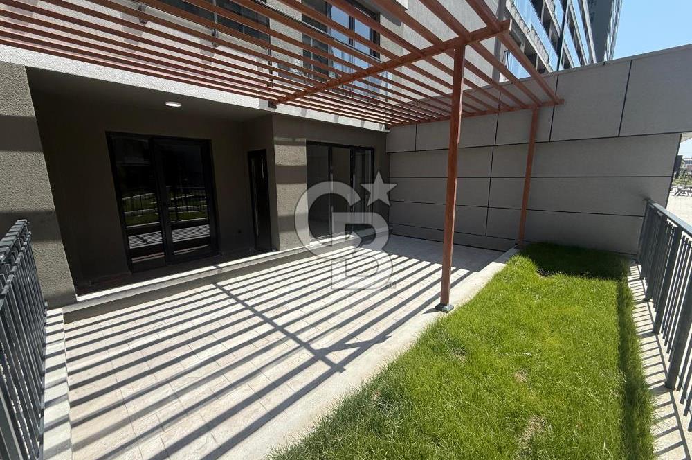 RELAX CADDE'DE GENİŞ BAHÇE KULLANIMLI LÜKS 1+1 KİRALIK DAİRE