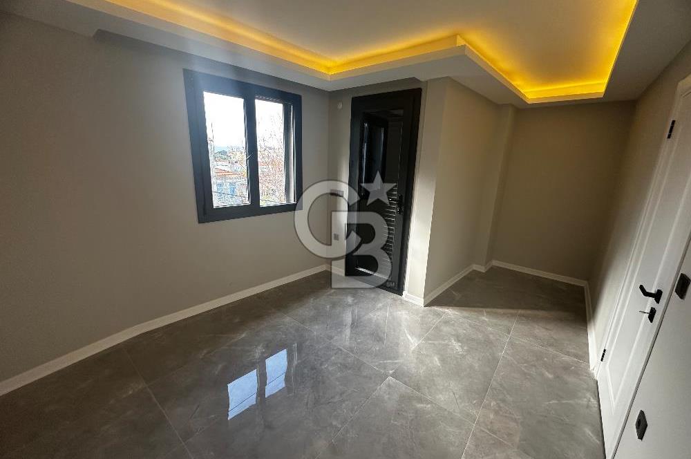 Urla Yelaltı’nda teraslı,seçkin tripleks ikiz villa