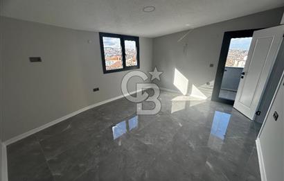 Urla Yelaltı’nda teraslı,seçkin tripleks ikiz villa