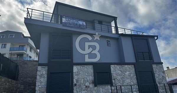 Urla Yelaltı’nda teraslı,seçkin tripleks ikiz villa - 363783