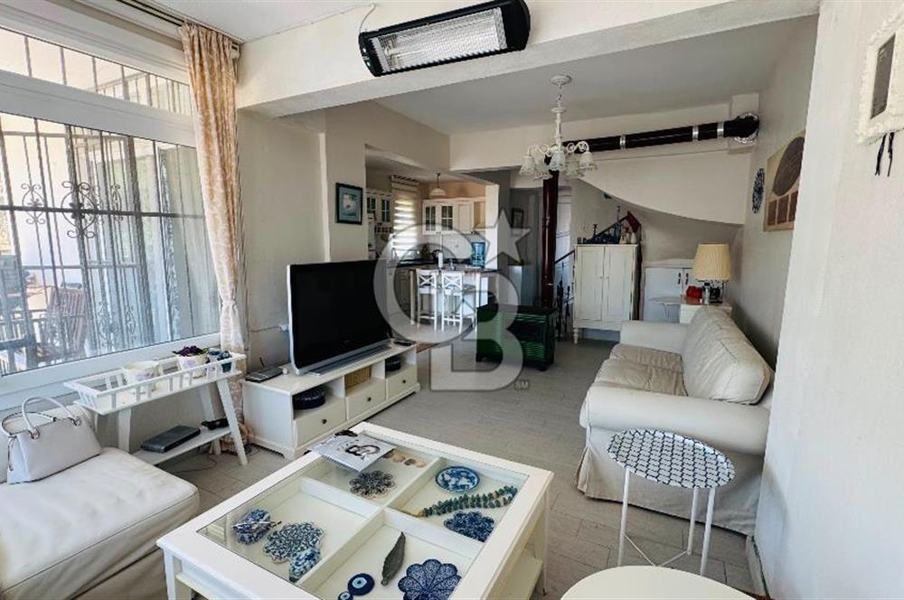 Foça Denizkentte Eşyalı Kiralık Deniz Manzaralı 4+1 Villa