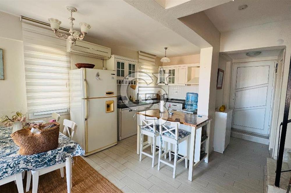Foça Denizkentte Eşyalı Kiralık Deniz Manzaralı 4+1 Villa