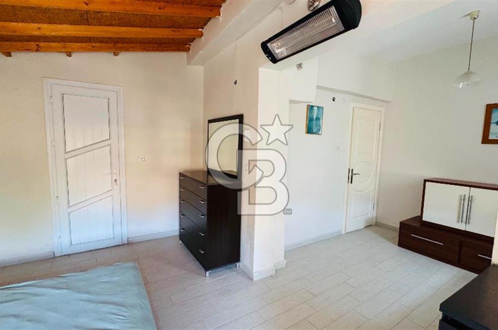 Foça Denizkentte Eşyalı Kiralık Deniz Manzaralı 4+1 Villa