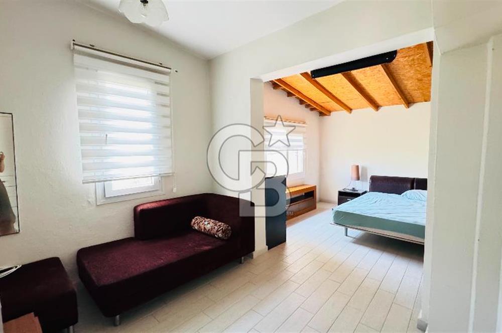 Foça Denizkentte Eşyalı Kiralık Deniz Manzaralı 4+1 Villa