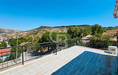 Foça Denizkentte Eşyalı Kiralık Deniz Manzaralı 4+1 Villa