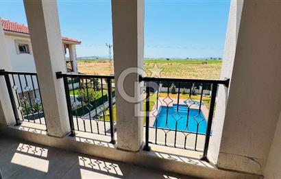 Foça Bağarası Kazım Dirik Mah. Eşyalı Kiralık 3+1 Havuzlu Villa