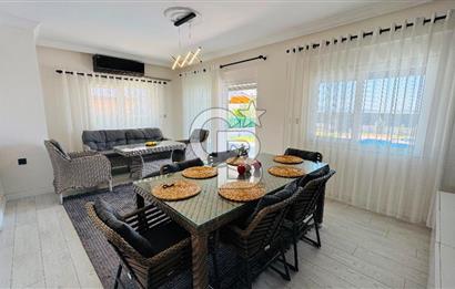 Foça Bağarası Kazım Dirik Mah. Eşyalı Kiralık 3+1 Havuzlu Villa