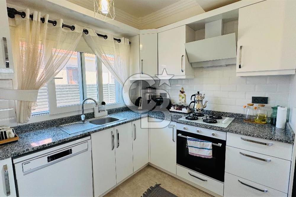 Foça Bağarası Kazım Dirik Mah. Eşyalı Kiralık 3+1 Havuzlu Villa