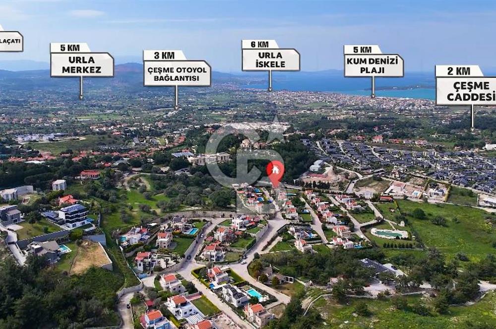 Urla Kekliktepe Arkadya Sitesinde 6+1 Havuzlu Villa