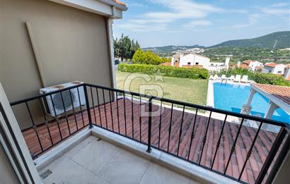 Urla Kekliktepe Arkadya Sitesinde 6+1 Havuzlu Villa