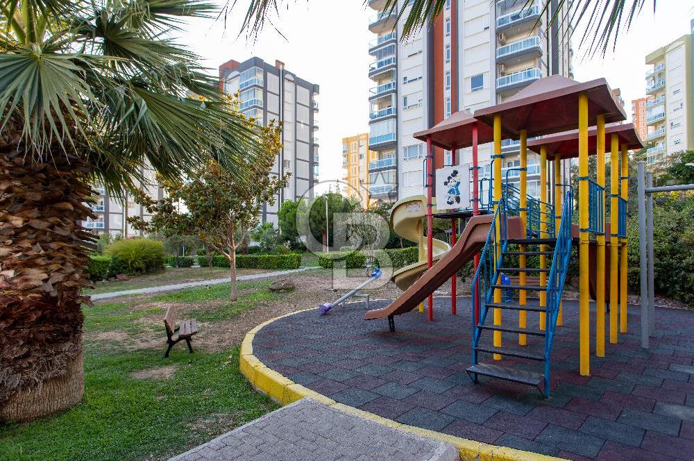 Karşıyaka Yüksek Vadi Evlerinde Satılık 2+1 Daire