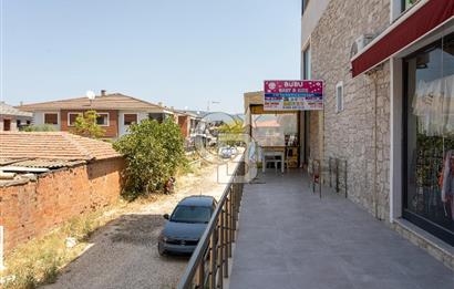 Foça Bağarası Ana Cadde Üzerinde Devren Kiralık Dükkan Mağaza