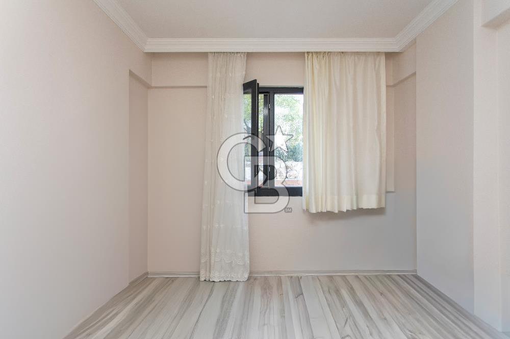 Foça Yenibağarası Mahallesinde Satılık 2+1 Daire