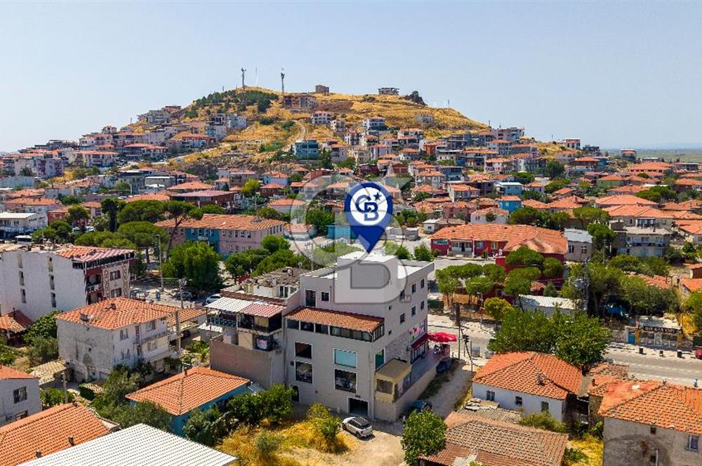 Foça Bağarası Ana Cadde Üzerinde Devren Kiralık Dükkan Mağaza
