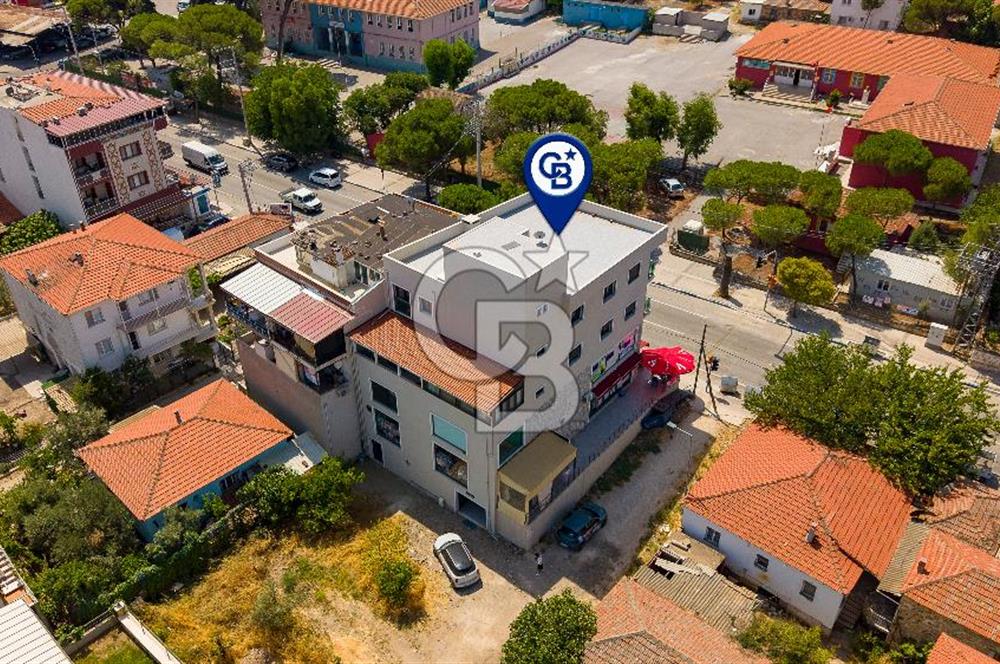 Foça Bağarası Ana Cadde Üzerinde Devren Kiralık Dükkan Mağaza