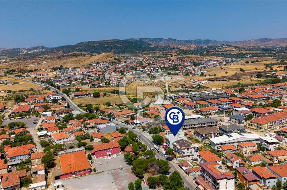 Foça Bağarası Ana Cadde Üzerinde Devren Kiralık Dükkan Mağaza