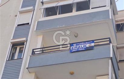 BORNOVA'DA PAZAR VE PARKA YAKIN, 3 KLİMALI, AÇIK OTOPARKLI 3+1 FERAH DAİRE