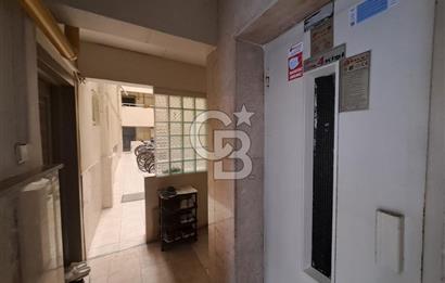 BORNOVA'DA PAZAR VE PARKA YAKIN, 3 KLİMALI, AÇIK OTOPARKLI 3+1 FERAH DAİRE