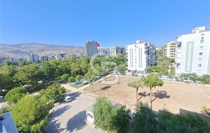 BORNOVA'DA PAZAR VE PARKA YAKIN, 3 KLİMALI, AÇIK OTOPARKLI 3+1 FERAH DAİRE