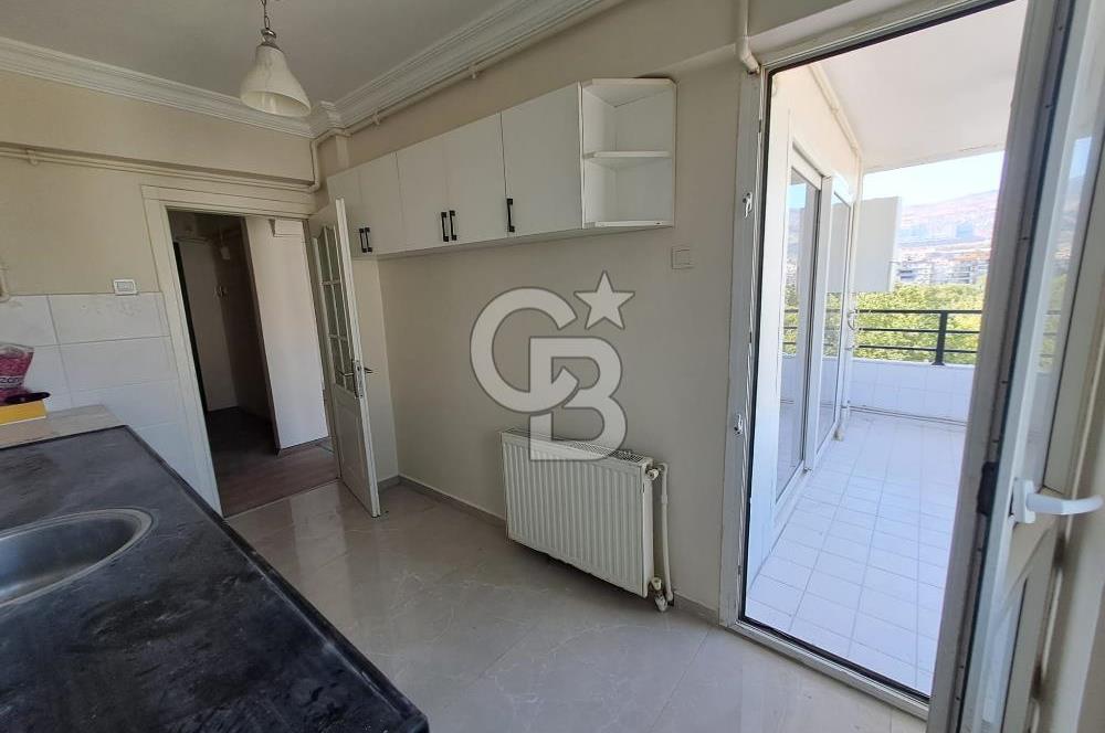 BORNOVA'DA PAZAR VE PARKA YAKIN, 3 KLİMALI, AÇIK OTOPARKLI 3+1 FERAH DAİRE