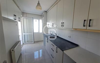 BORNOVA'DA PAZAR VE PARKA YAKIN, 3 KLİMALI, AÇIK OTOPARKLI 3+1 FERAH DAİRE