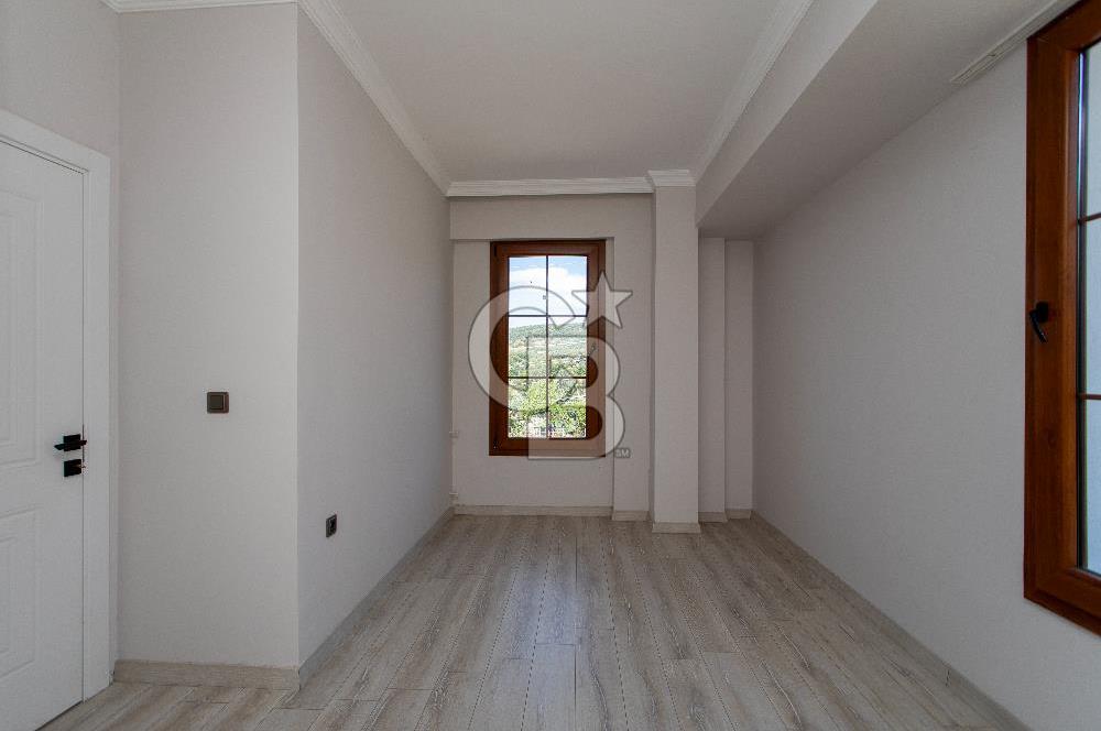 Foça Kozbeyli'de Satılık 2+1 Müstakil Bahçeli Villa