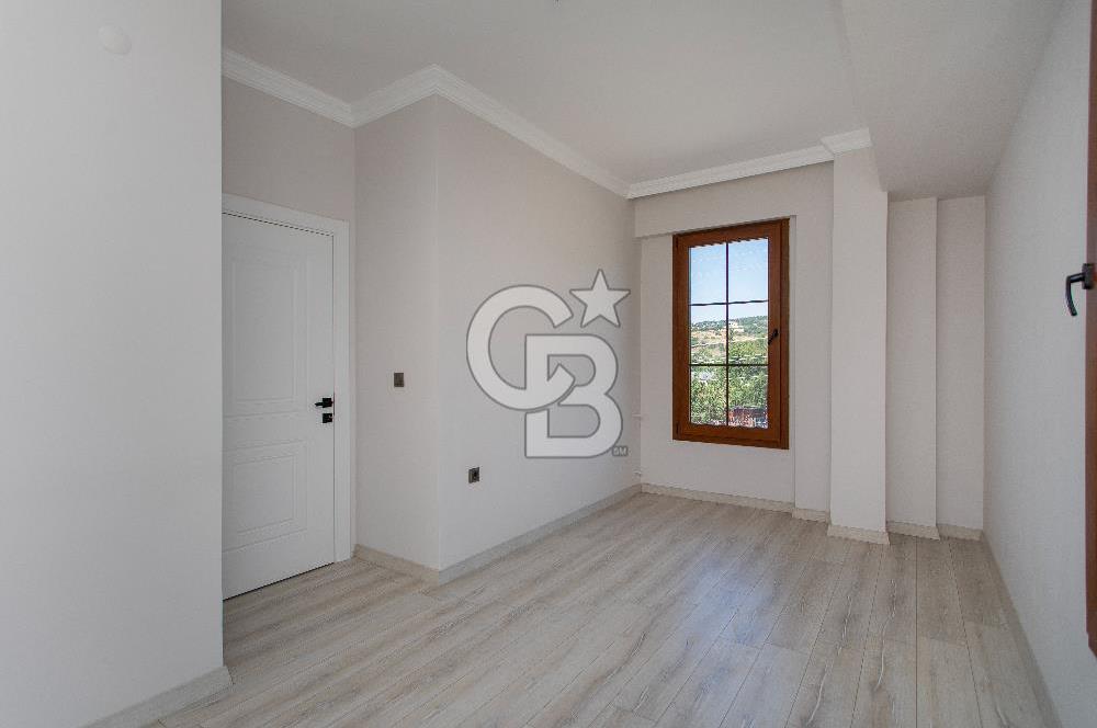 Foça Kozbeyli'de Satılık 2+1 Müstakil Bahçeli Villa