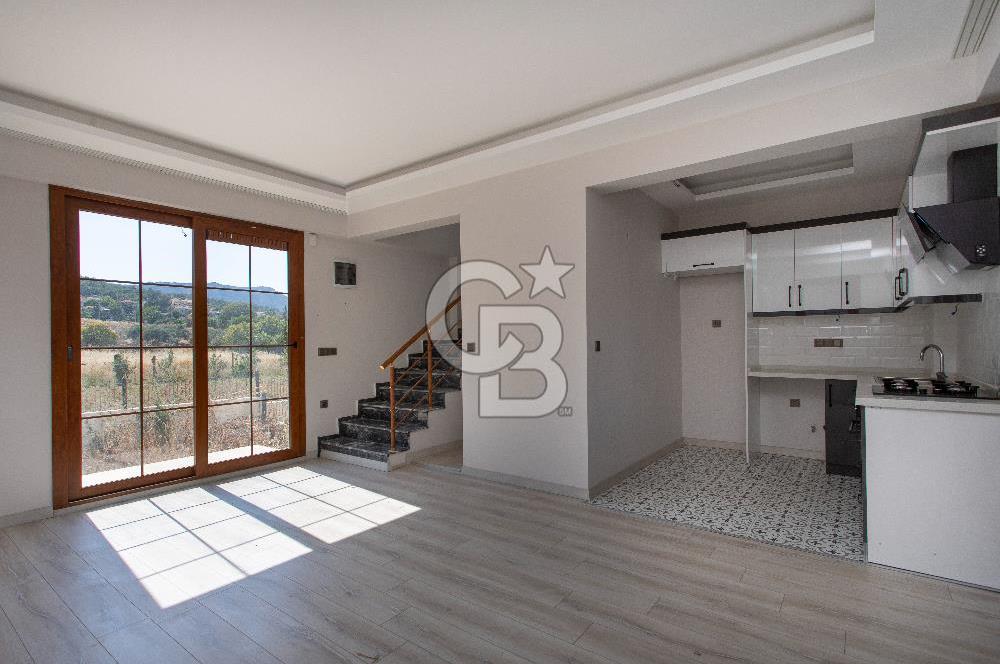 Foça Kozbeyli'de Satılık 2+1 Müstakil Bahçeli Villa