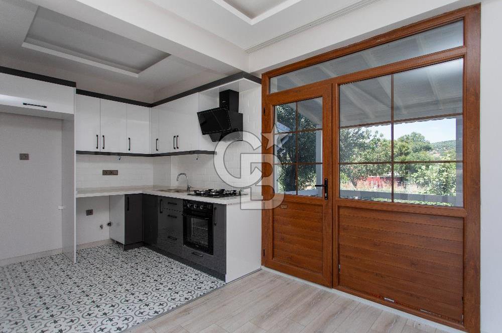 Foça Kozbeyli'de Satılık 2+1 Müstakil Bahçeli Villa