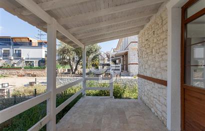 Foça Kozbeyli'de Satılık 2+1 Müstakil Bahçeli Villa