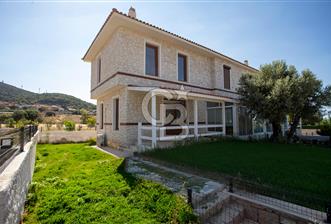 Foça Kozbeyli'de Satılık 2+1 Müstakil Bahçeli Villa - 1 - 363845