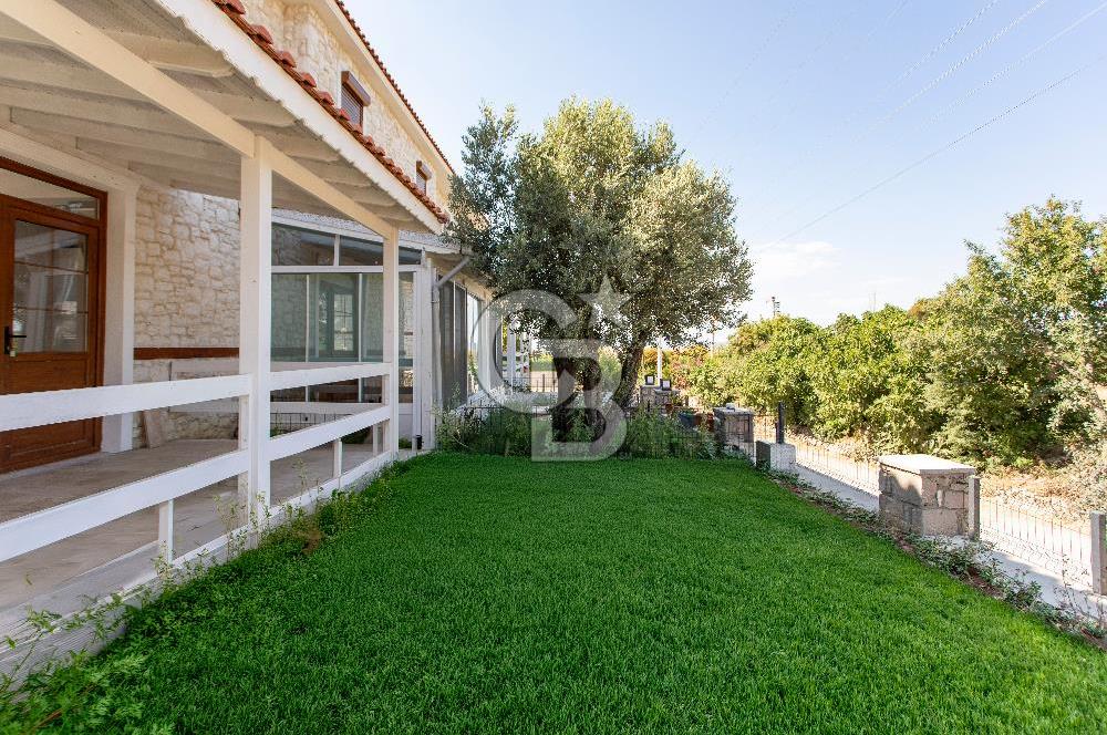Foça Kozbeyli'de Satılık 2+1 Müstakil Bahçeli Villa