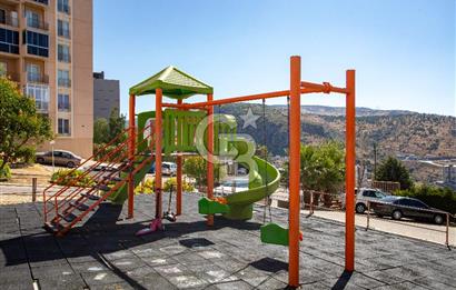Çiğli İzkent’te 1+1 Deniz Manzaralı Daire