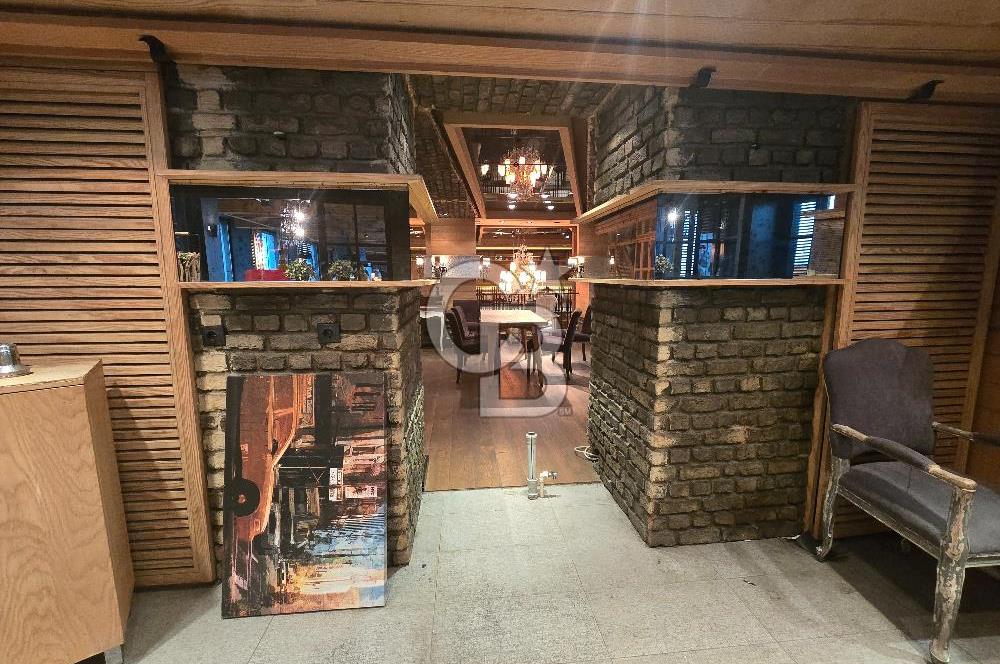 1.200m2 MUHTEŞEM DÜKKAN + 1.000m2 OFİS KATLARI, 7 KATLI PLAZA