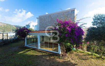 BODRUM KONACIK'TA DENİZ MANZARALI LÜKS SATILIK TRİPLEKS VİLLA