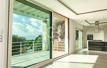 BODRUM KONACIK'TA DENİZ MANZARALI LÜKS SATILIK TRİPLEKS VİLLA