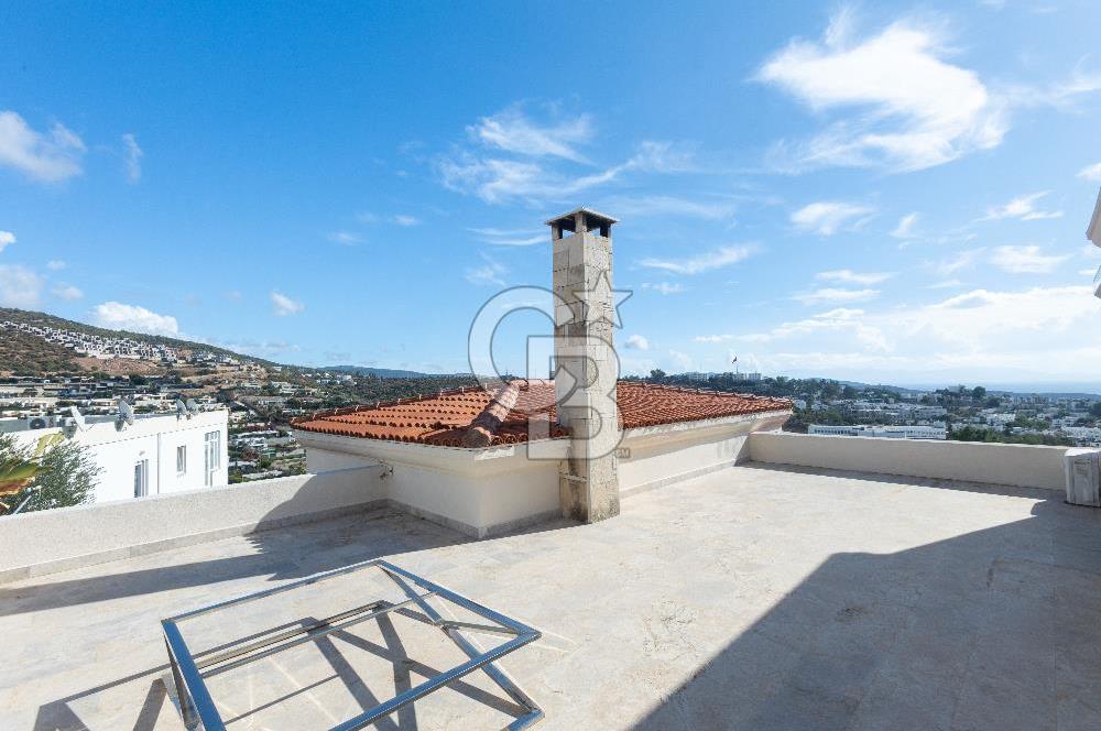 BODRUM KONACIK'TA DENİZ MANZARALI LÜKS SATILIK TRİPLEKS VİLLA