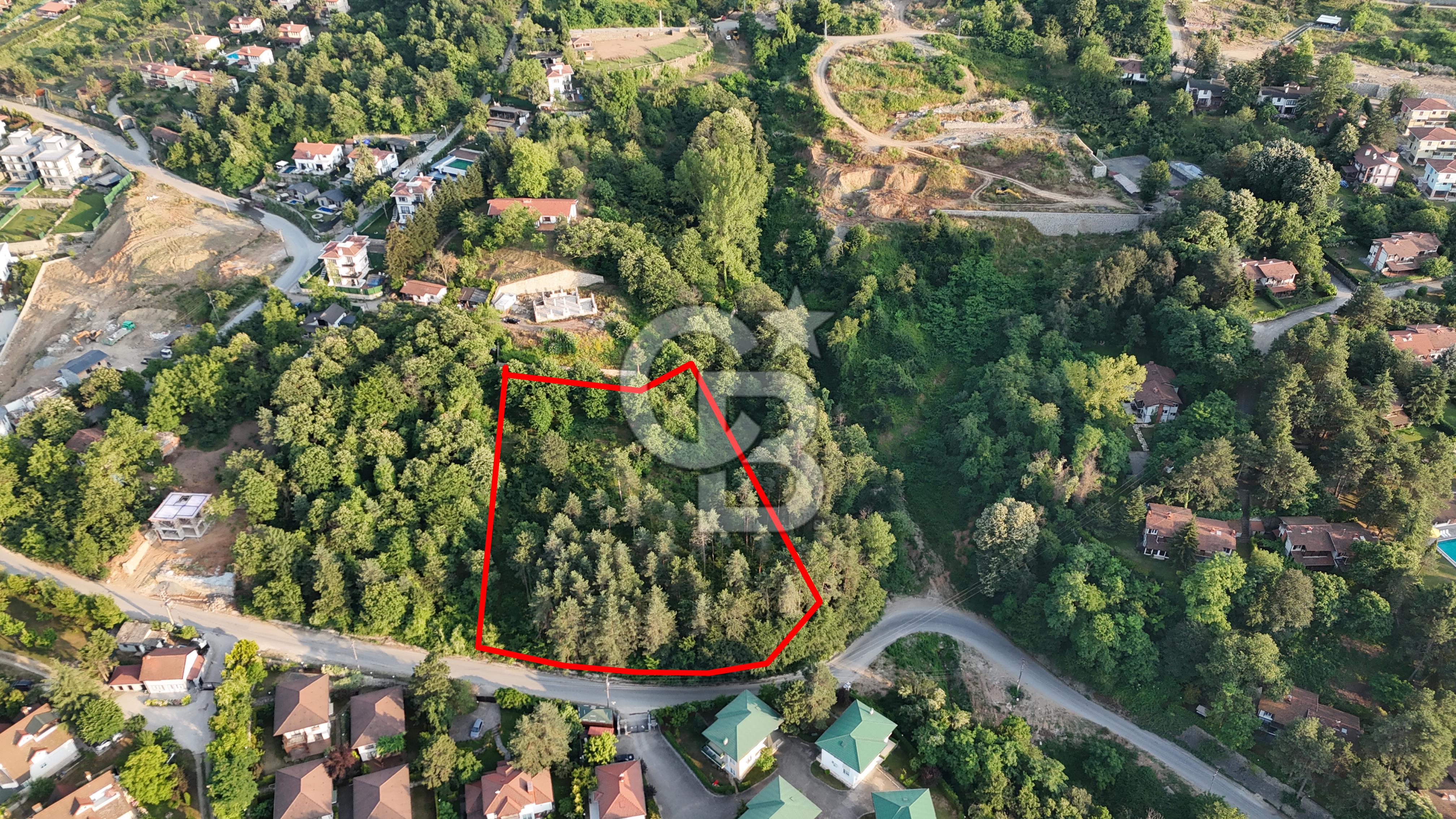 SAPANCA İLMİYE'DE PANORMİK GÖL MANZARALI 5546M2 İMARLI ARSA