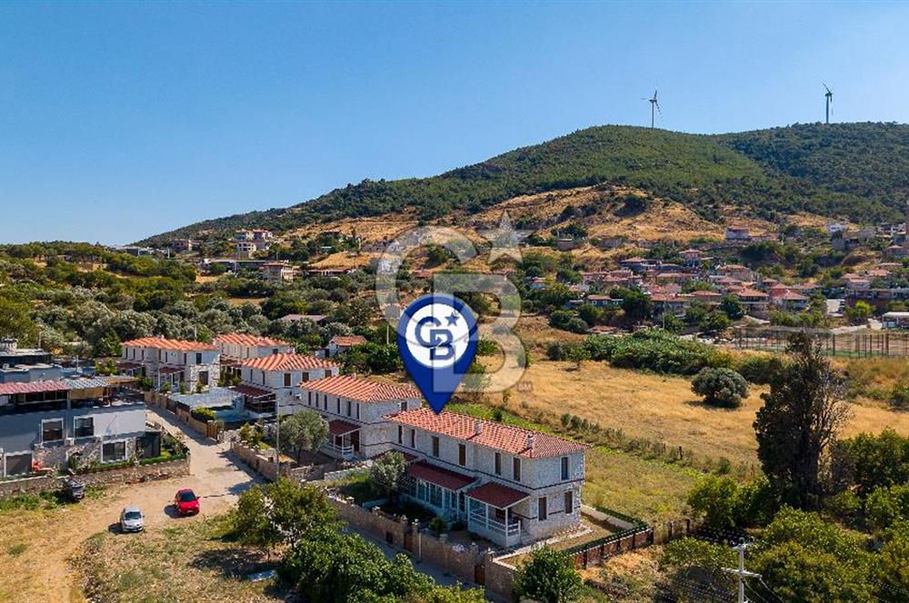 Foça Kozbeyli'de Satılık 2+1 Müstakil Bahçeli Villa
