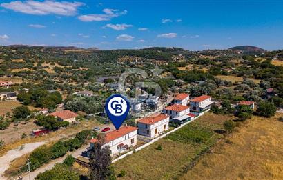 Foça Kozbeyli'de Satılık 2+1 Müstakil Bahçeli Villa