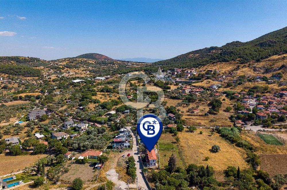 Foça Kozbeyli'de Satılık 2+1 Müstakil Bahçeli Villa