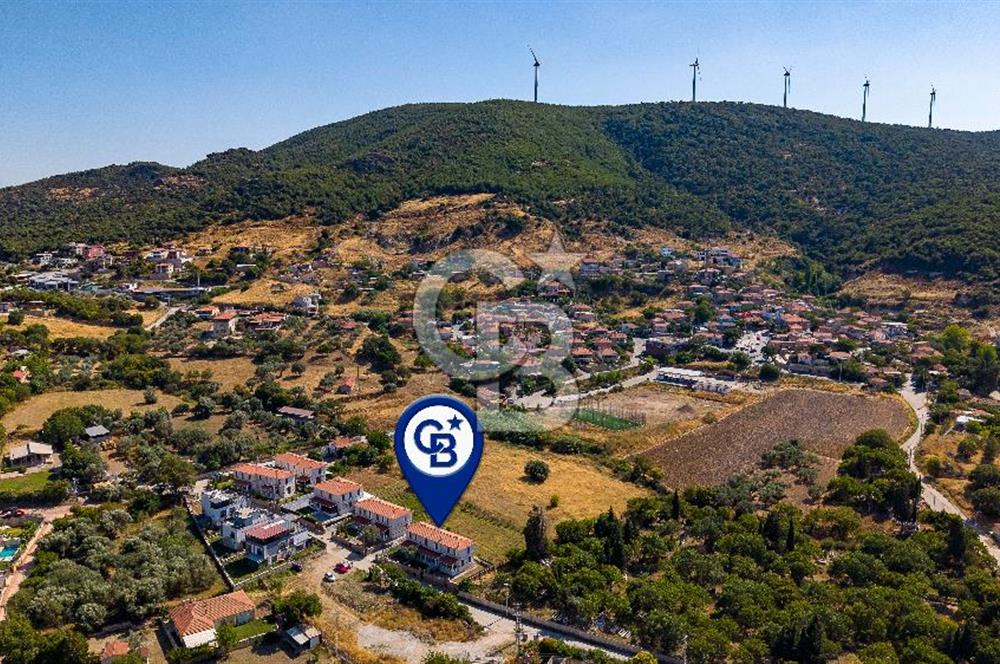 Foça Kozbeyli'de Satılık 2+1 Müstakil Bahçeli Villa