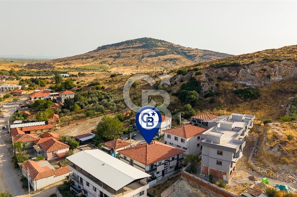 Foça Yenibağarası Mahallesinde Satılık 2+1 Daire